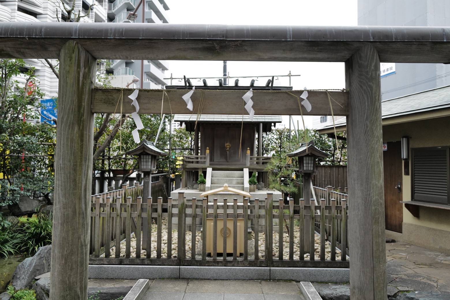 厳嶋神社<抜弁天>(東京・新宿)